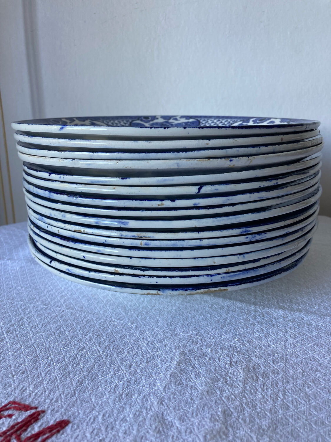 16 table plates Longwy, Fish model