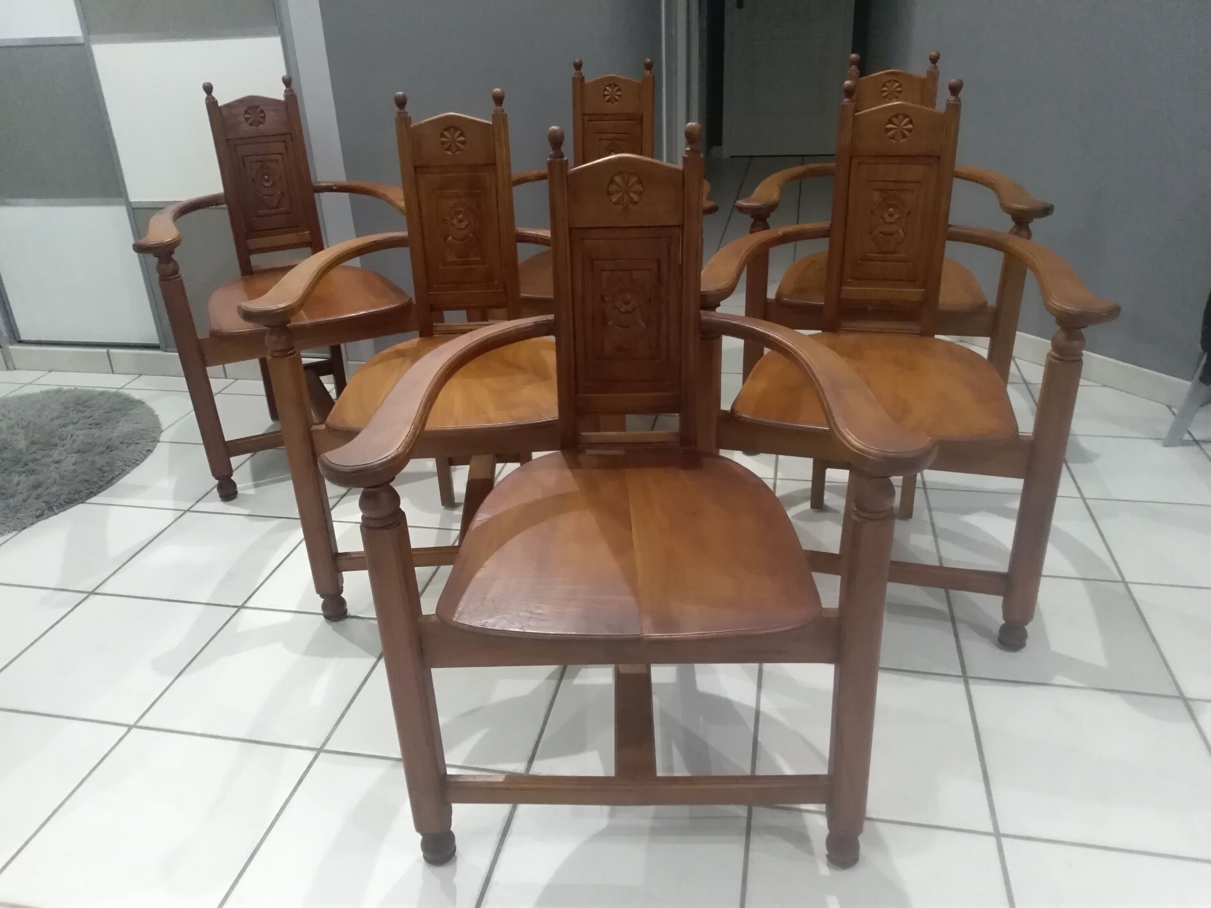 Set of 6 walnut armchairs from the early 20th century