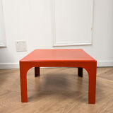 Table basse en plastique orange