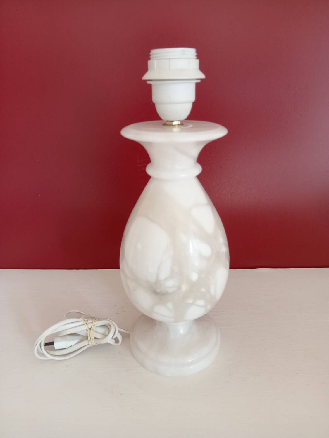 Alabaster lamp base