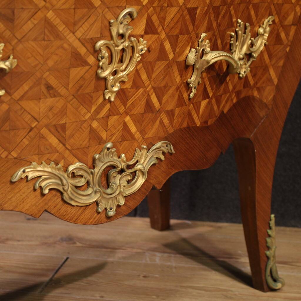 Commode française incrustée du XXe siècle avec plateau en marbre