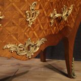 Commode française incrustée du XXe siècle avec plateau en marbre