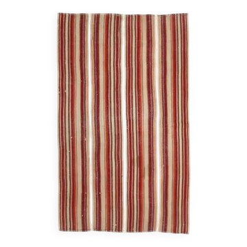 Tapis Kilim en laine et coton rouge turc vintage noué à la main 145x236
