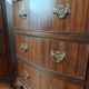 Paire de petites commodes anglaises style Queen Anne – années 1950