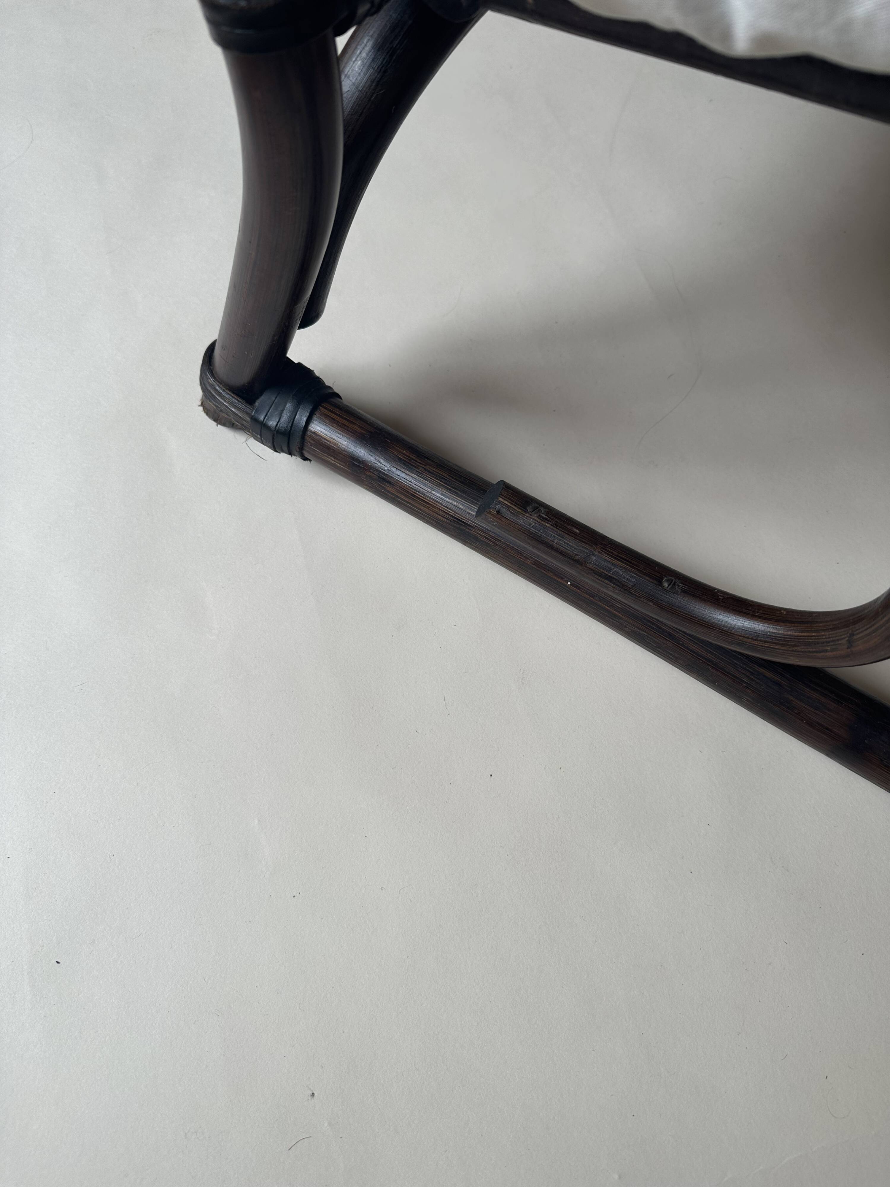 Two-seater rattan bench