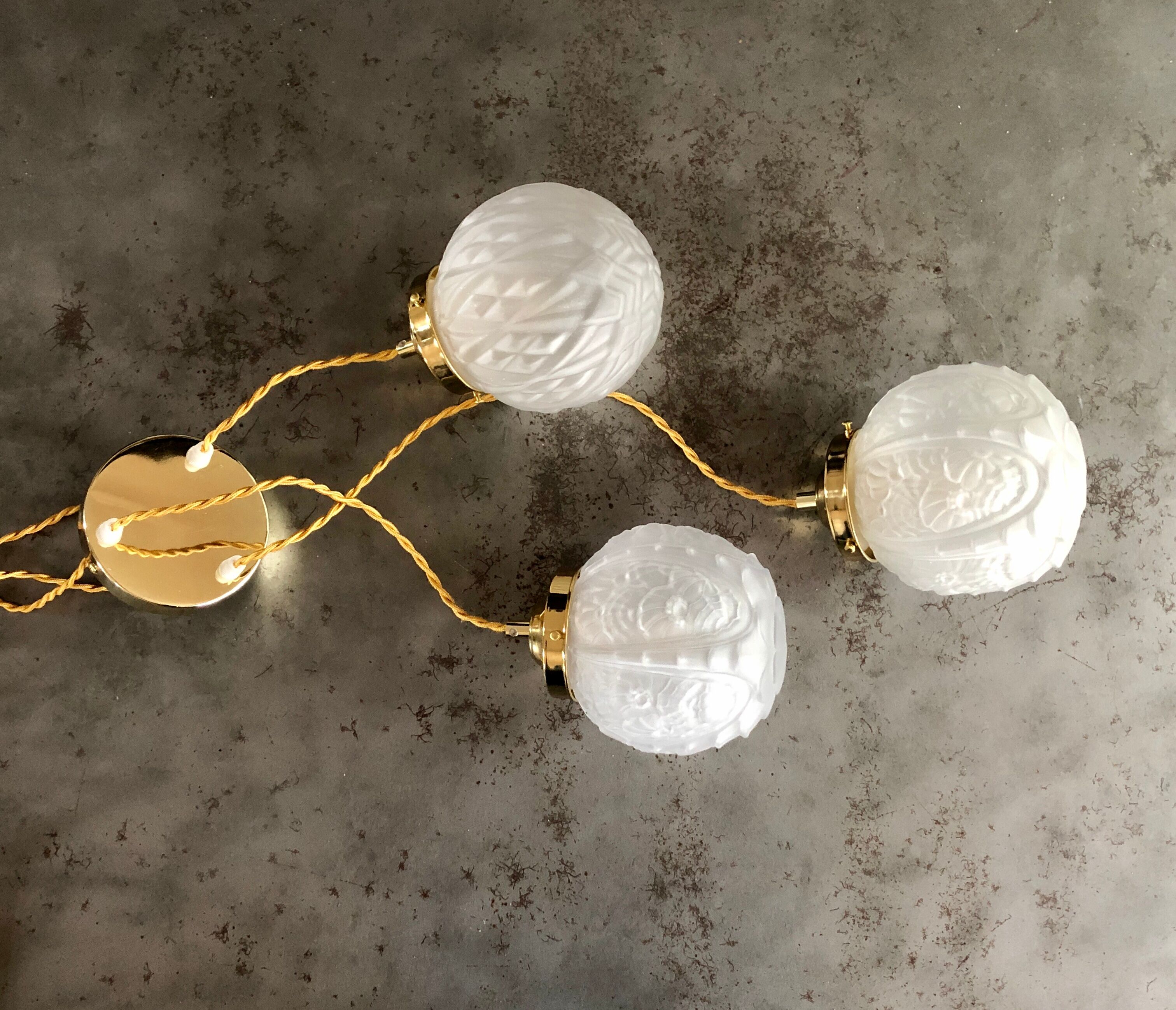 Suspension cascade three lights globes art deco vintage