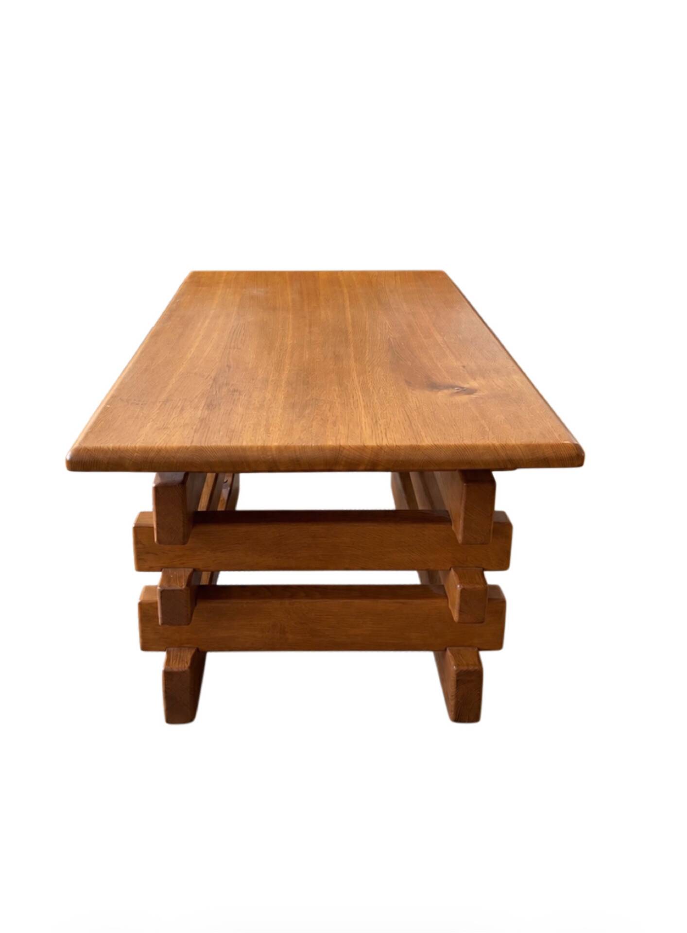Table basse brutaliste en orme  – années 70