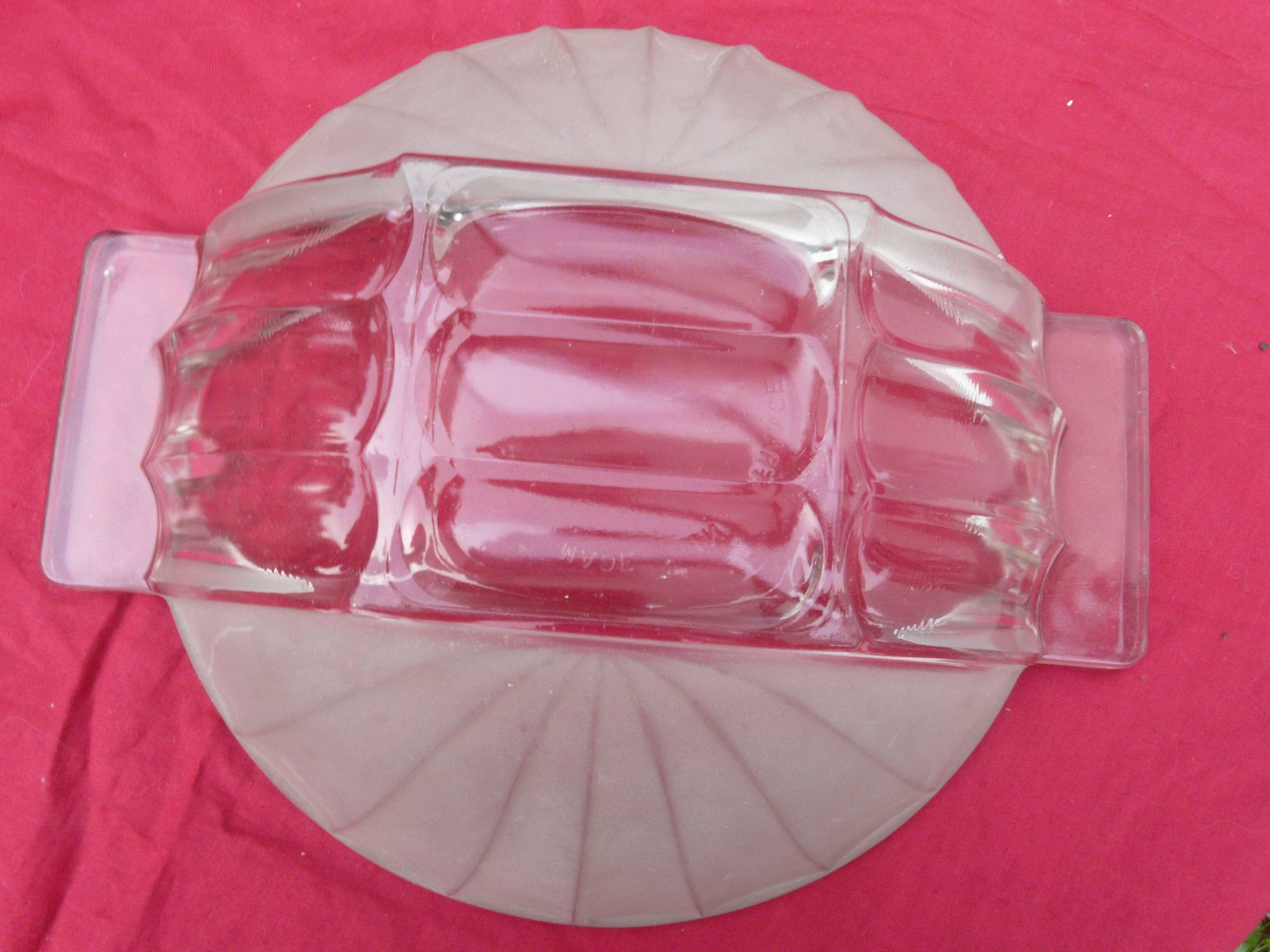 Compotier / fruit bowl in frosted molded pressed glass from the 1940s