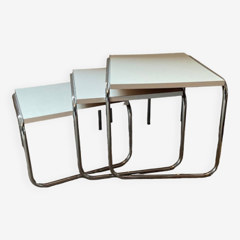 Trio de tables gigognes vintage en Formica et métal chromé