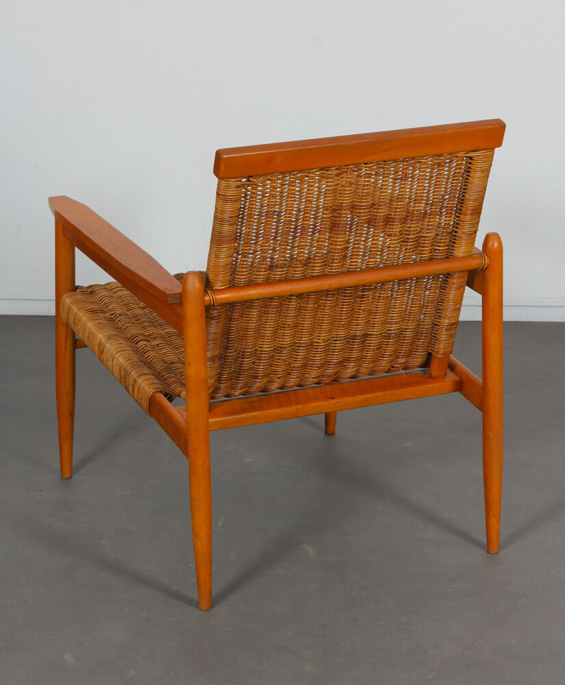 Fauteuil vintage en osier édité par Uluv 1960