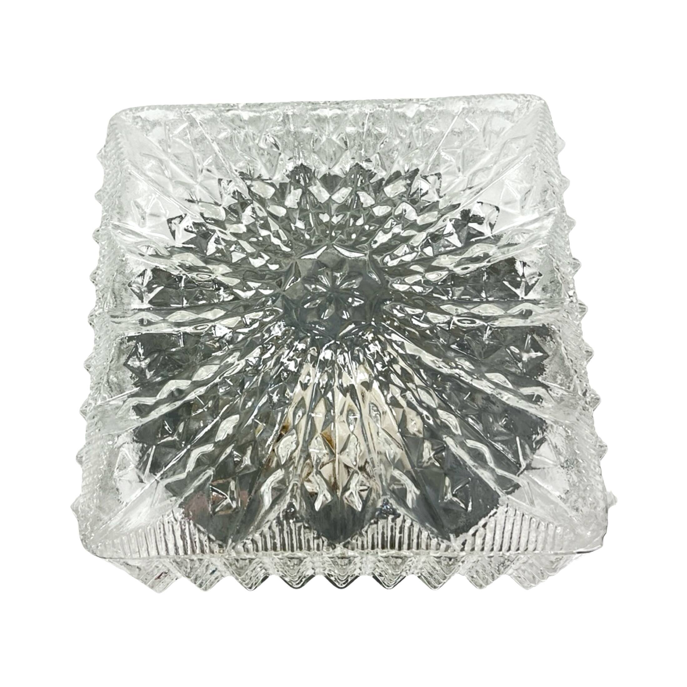 Hillebrand Leuchten ceiling/wall lamp – Model 65262, Germany, 1970s.