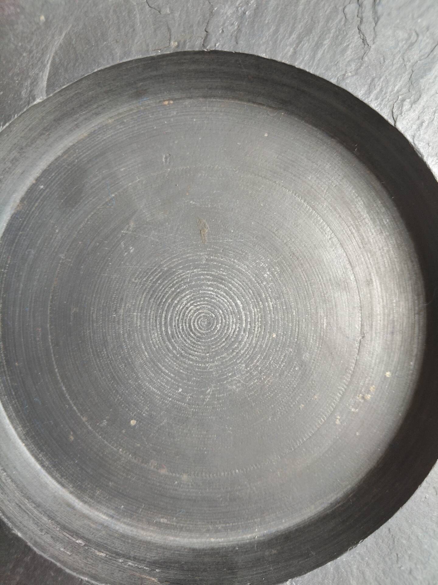 Large brutalist slate catchall from Trélazé, 1970s.
