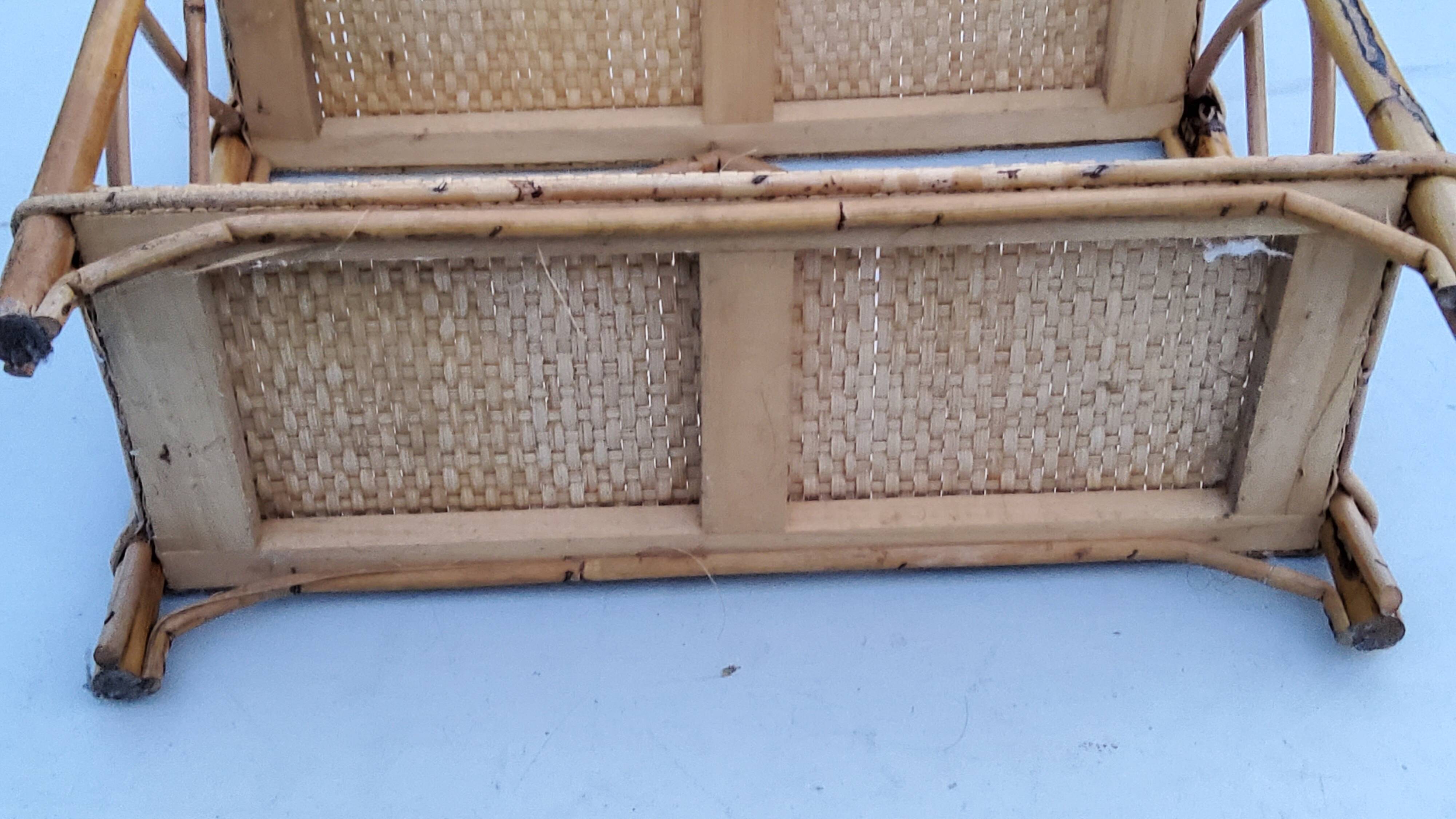 Double wall shelf in bamboo and rattan from the 70s