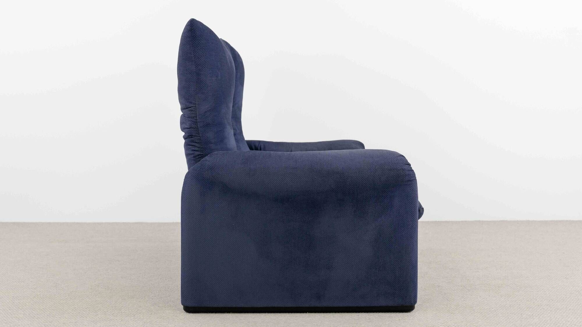Cassina Maralunga 2-seat Sofa by Vico Magistretti