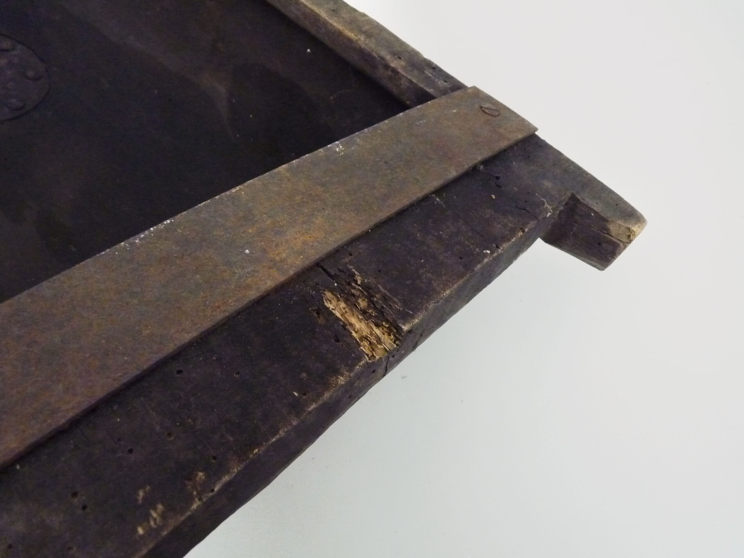 Ancien entonnoir à tonneaux primitif en bois année 20