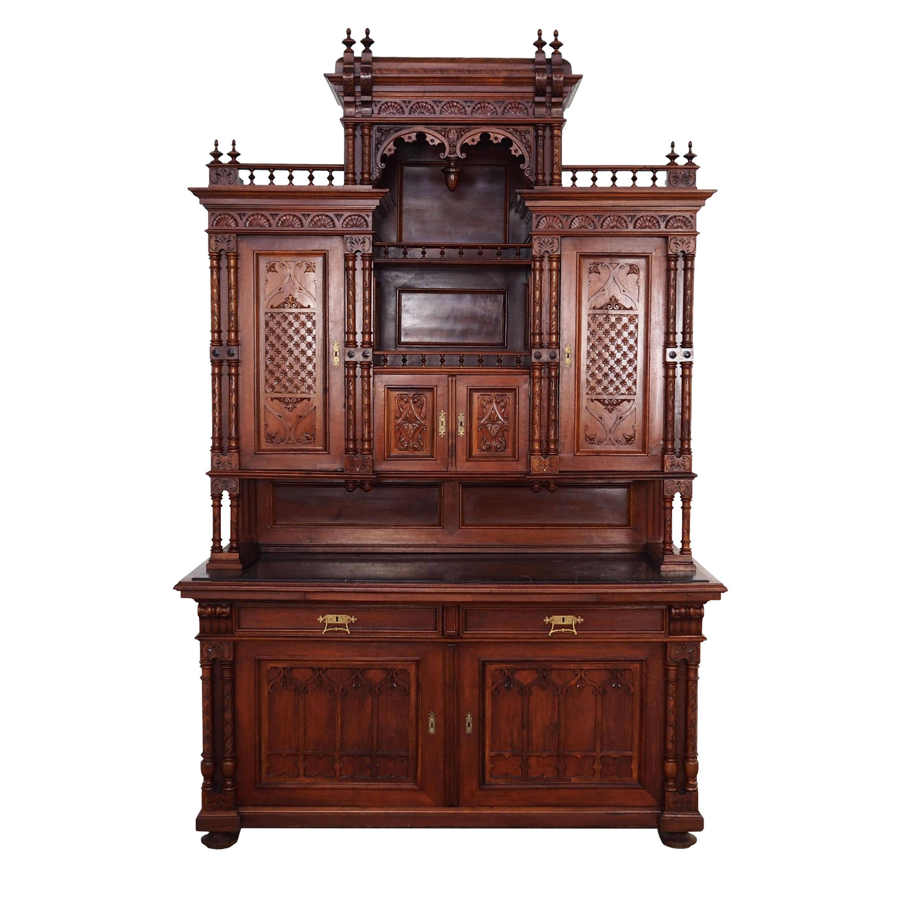 Armoire, vaisselier en chêne, Allemagne première moitié du XXème s.