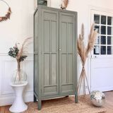 Armoire parisienne vintage