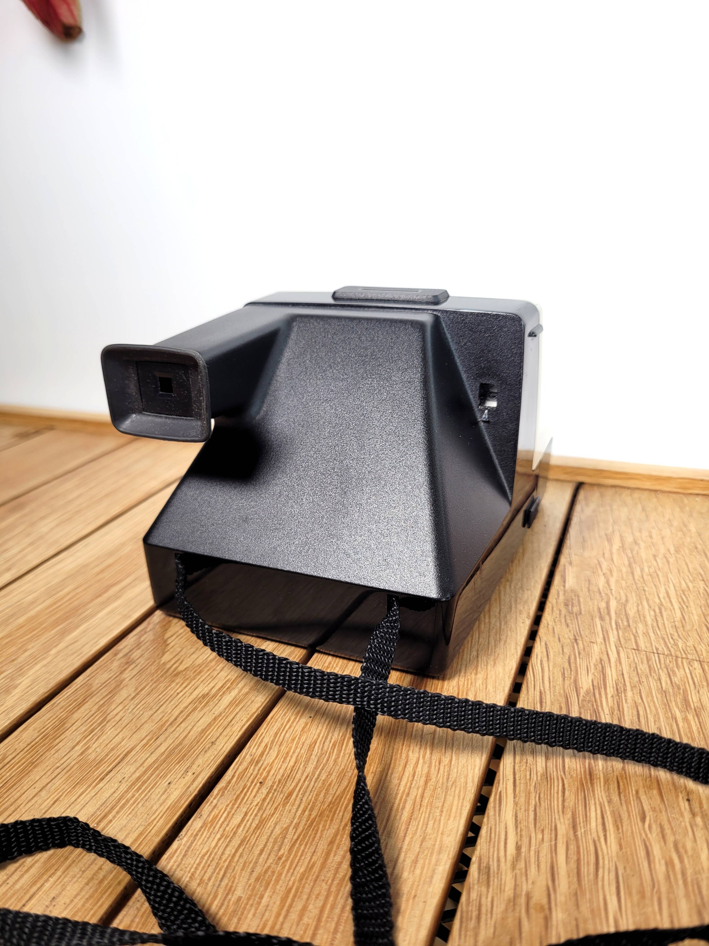 Vintage Polaroid 1000 camera