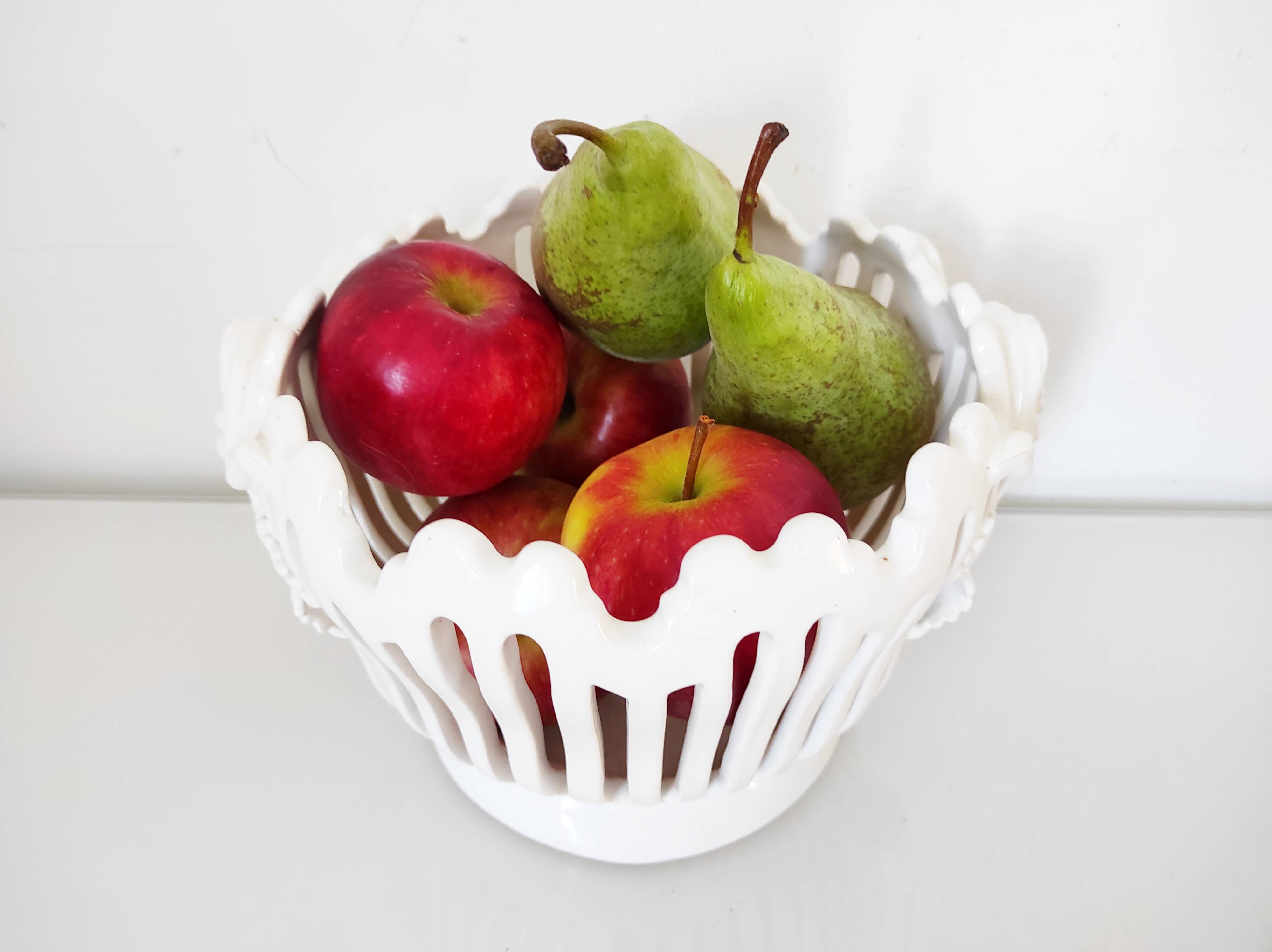 Openwork earthenware fruit bowl with grape decoration