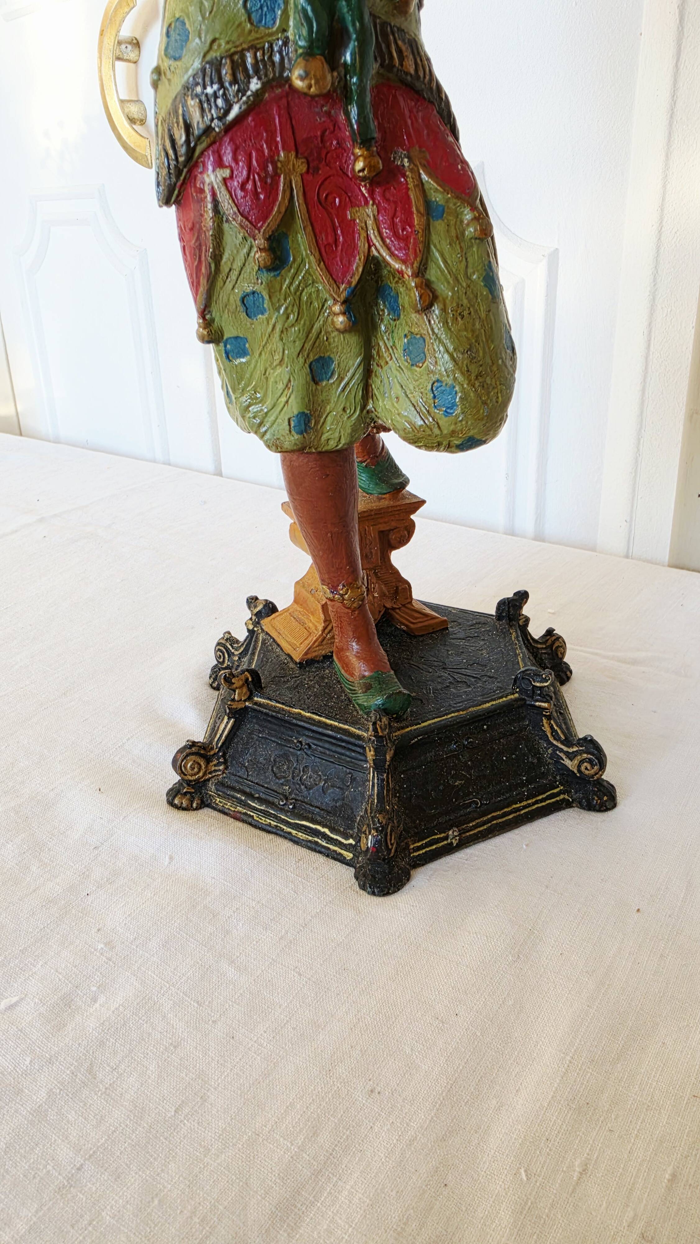 Lampe orientaliste ancienne, XIXe siècle, représentant un majordome nubio