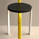 Tabouret postmoderne tripode en métal, années 80