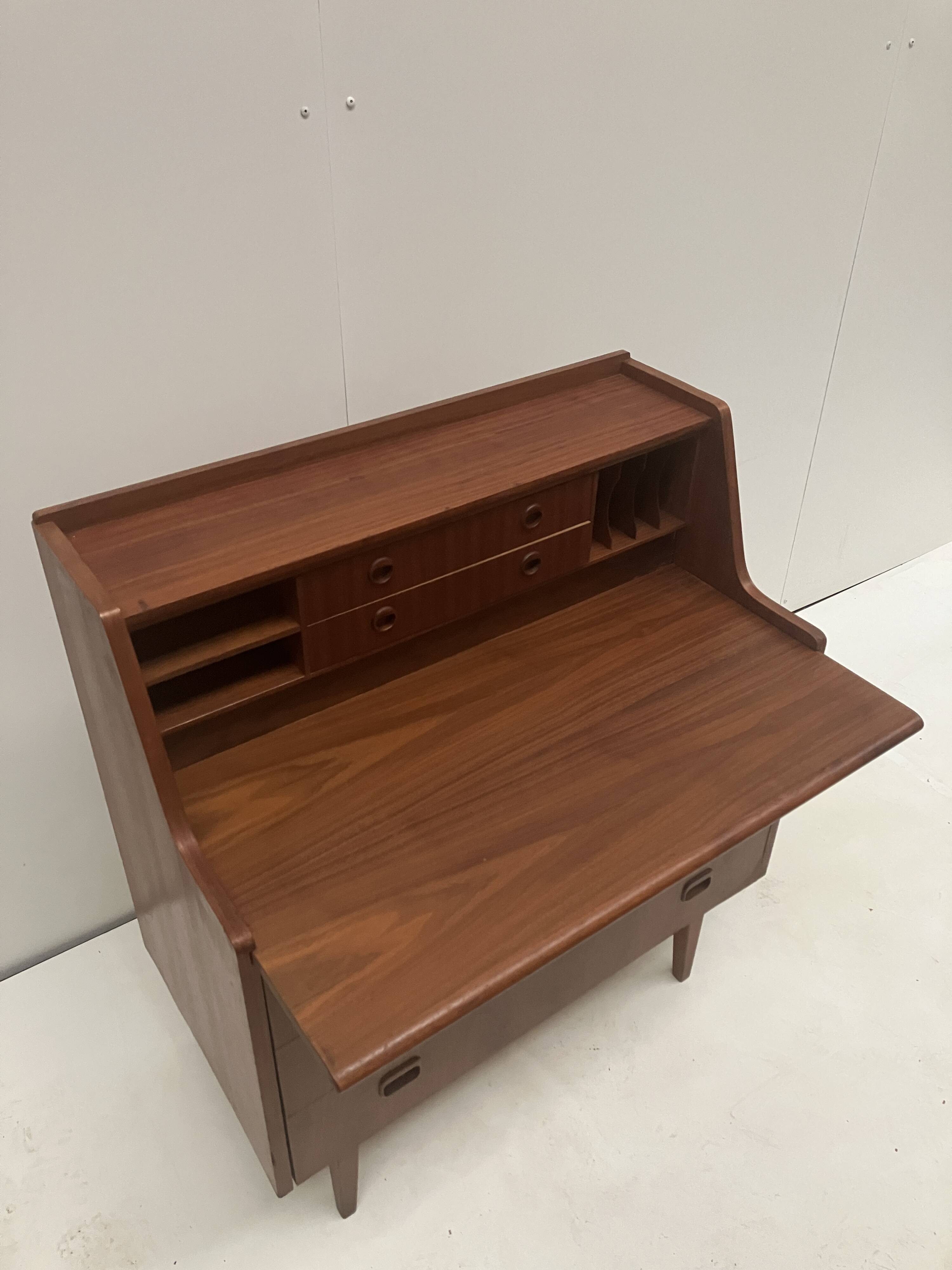 Vintage secretary desk by Musterring, made in the 1960s.