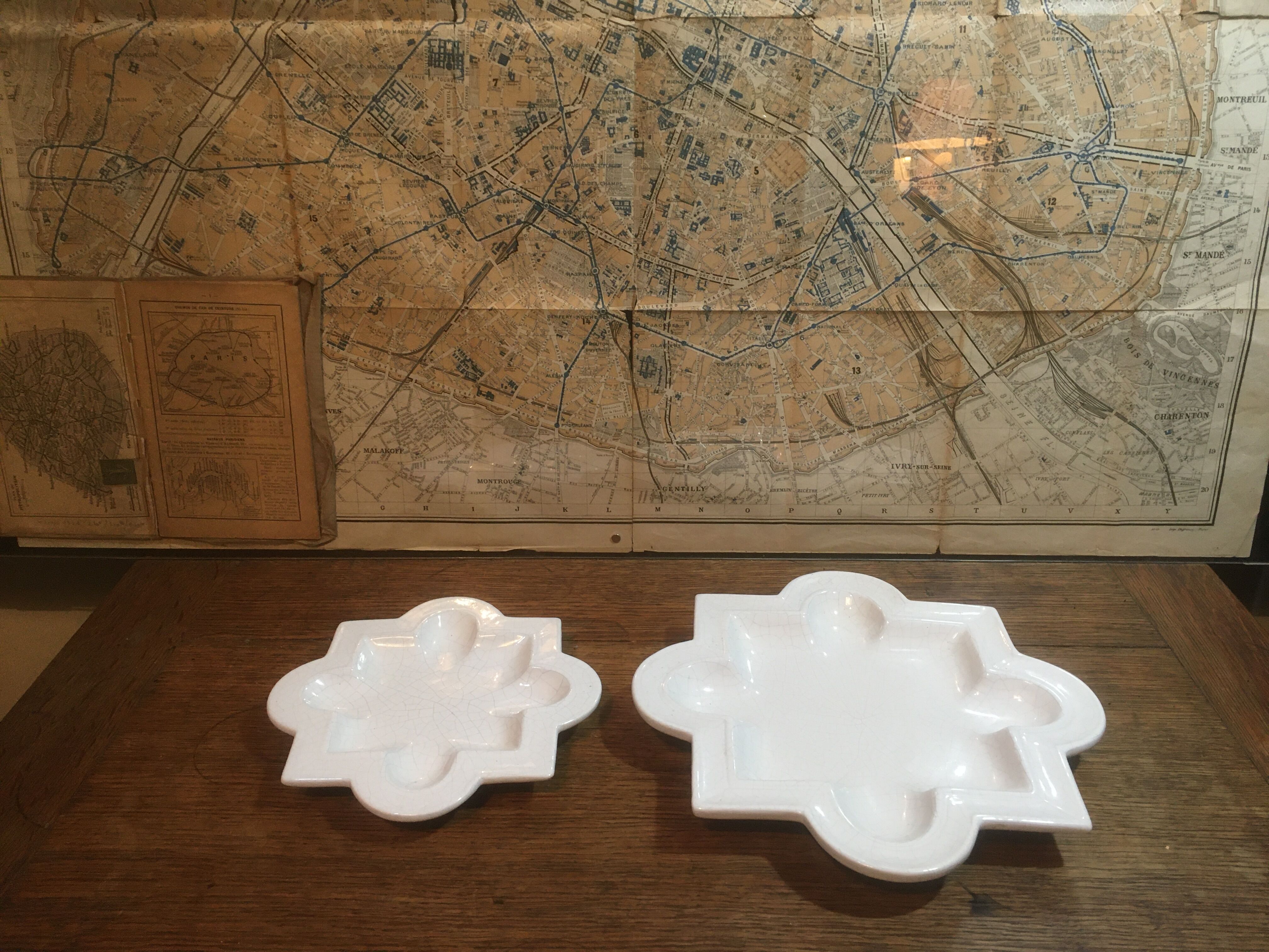 Pair of ceramic pocket vacuum