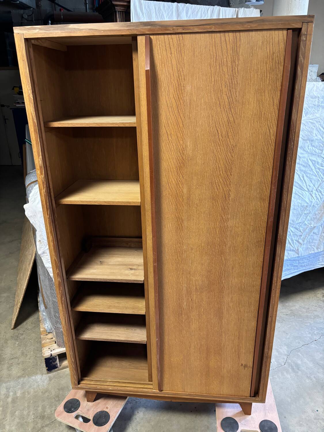 Armoire vintage