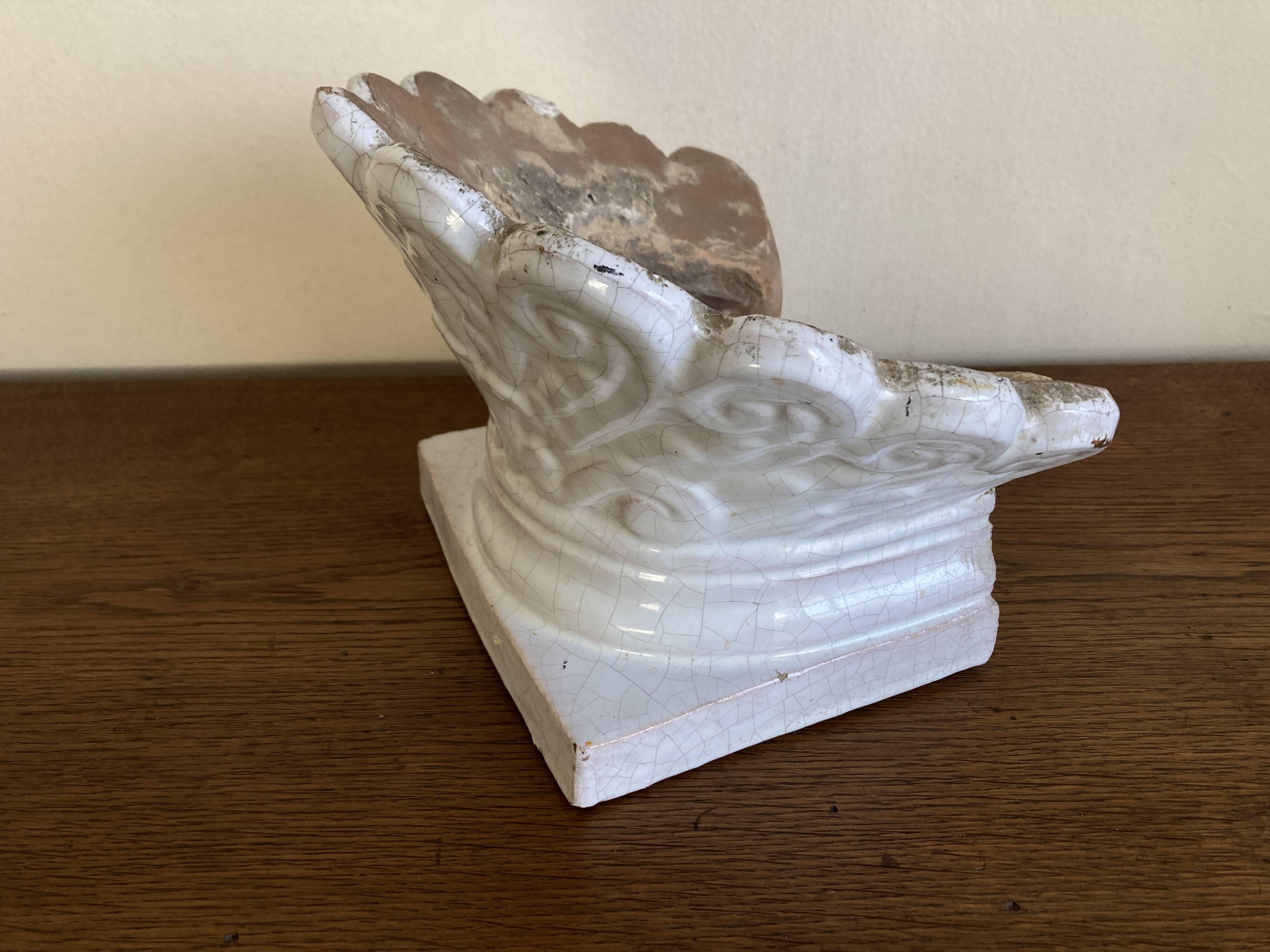 Neoclassical cachepot, mid-19th century, acanthus leaves, terracotta capital