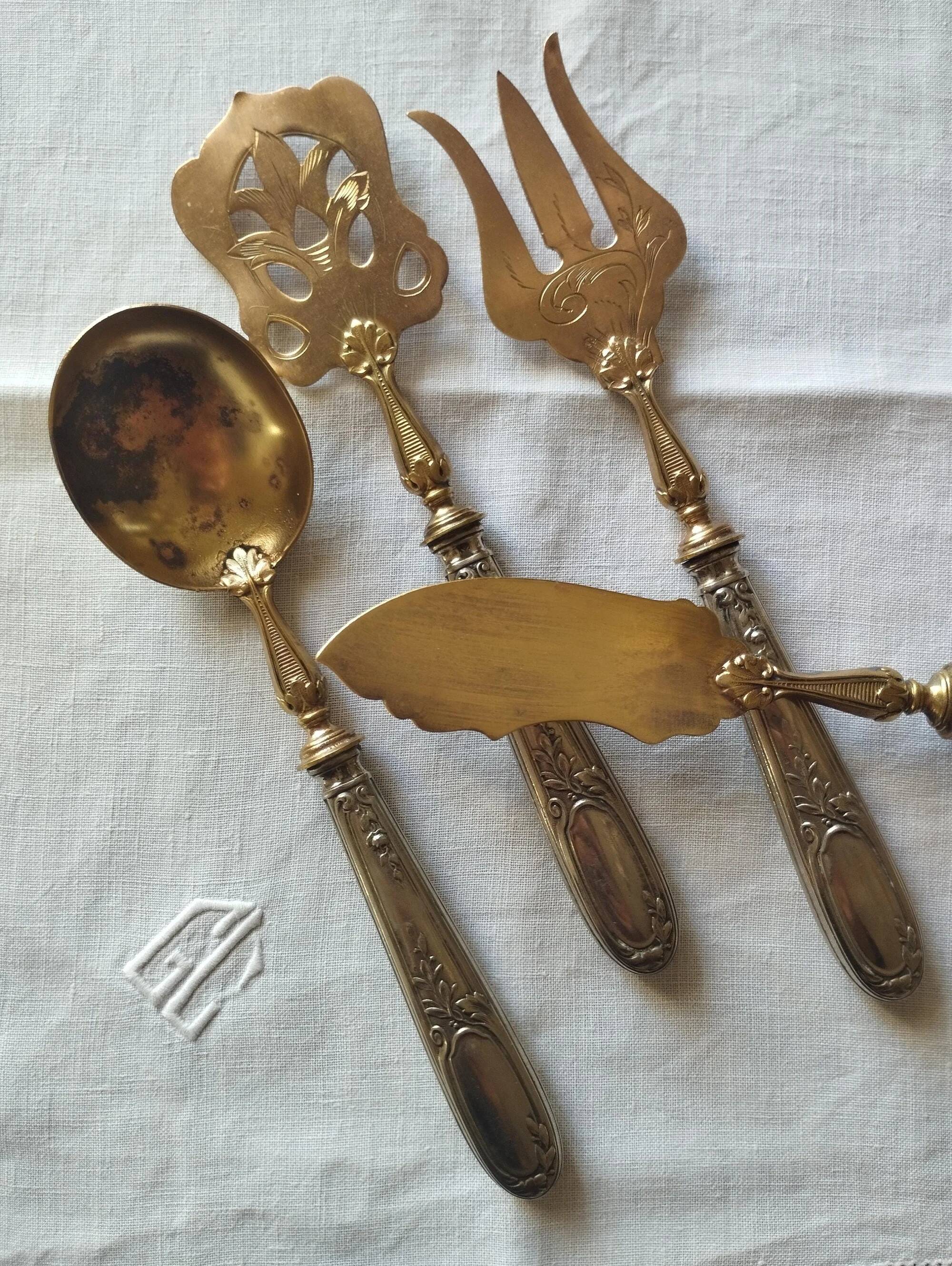 Antique service for sweets or hors d'oeuvres