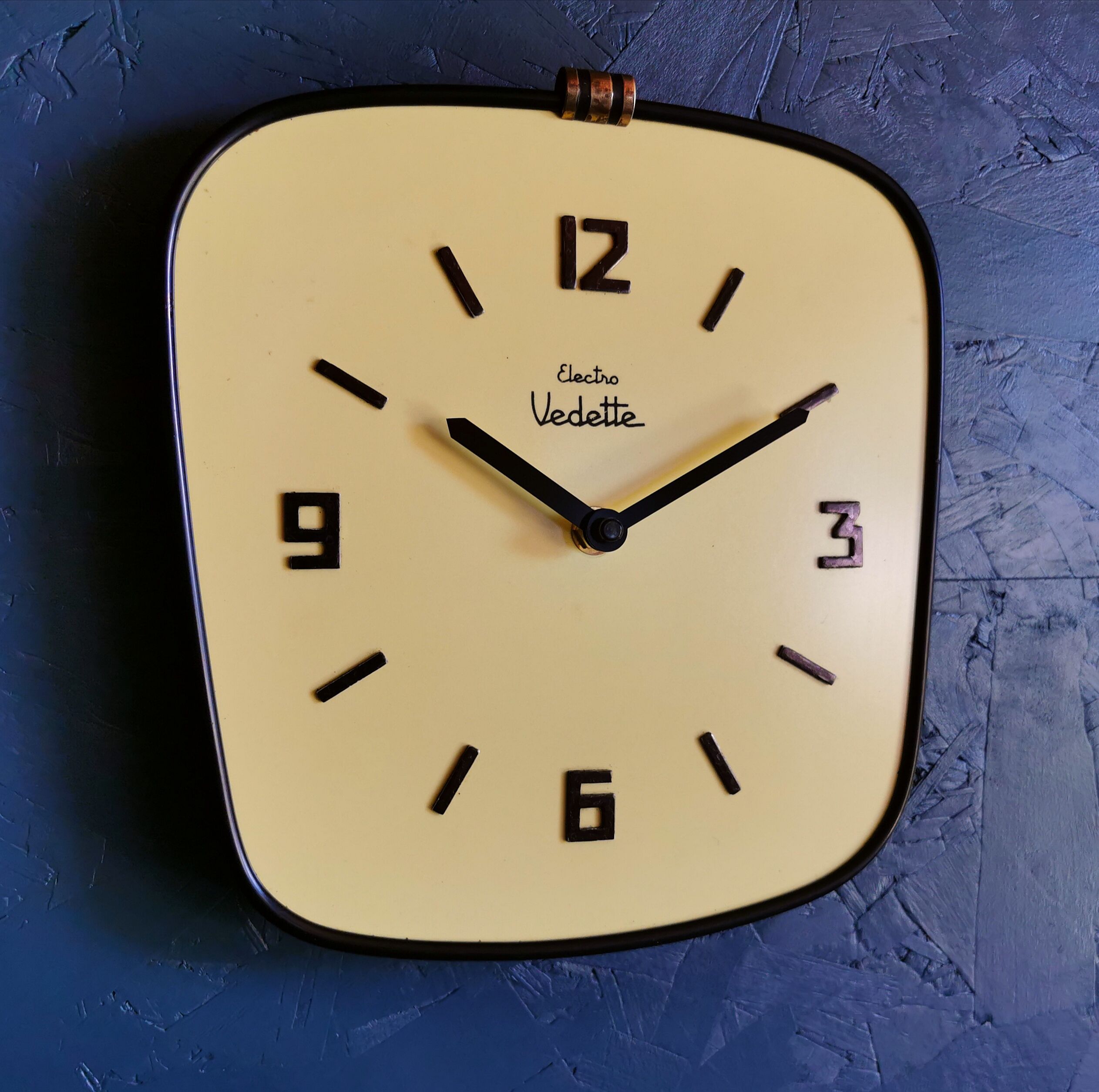 Formica vintage clock silent wall clock "Yellow electro star"