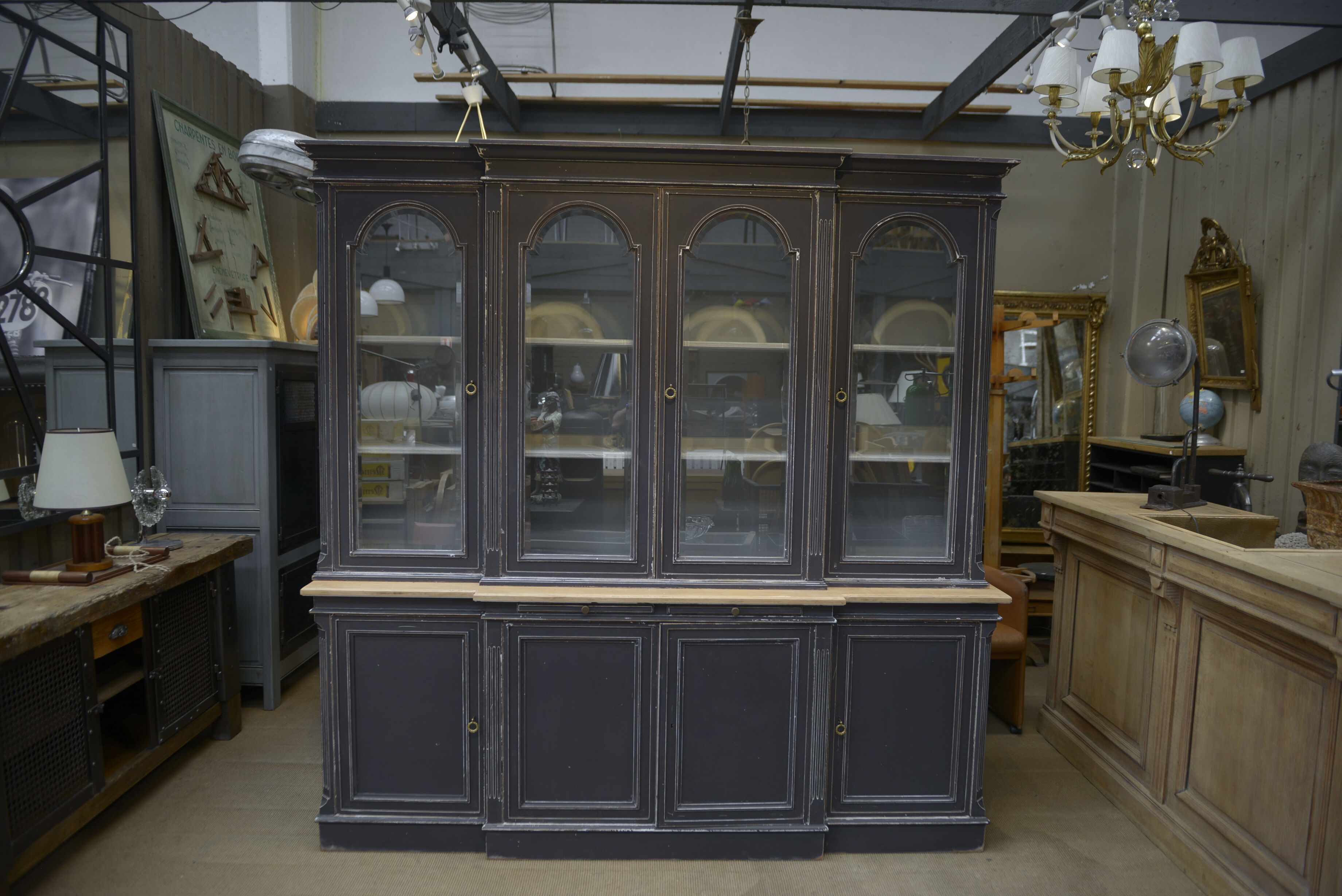 Showcase library patinated black