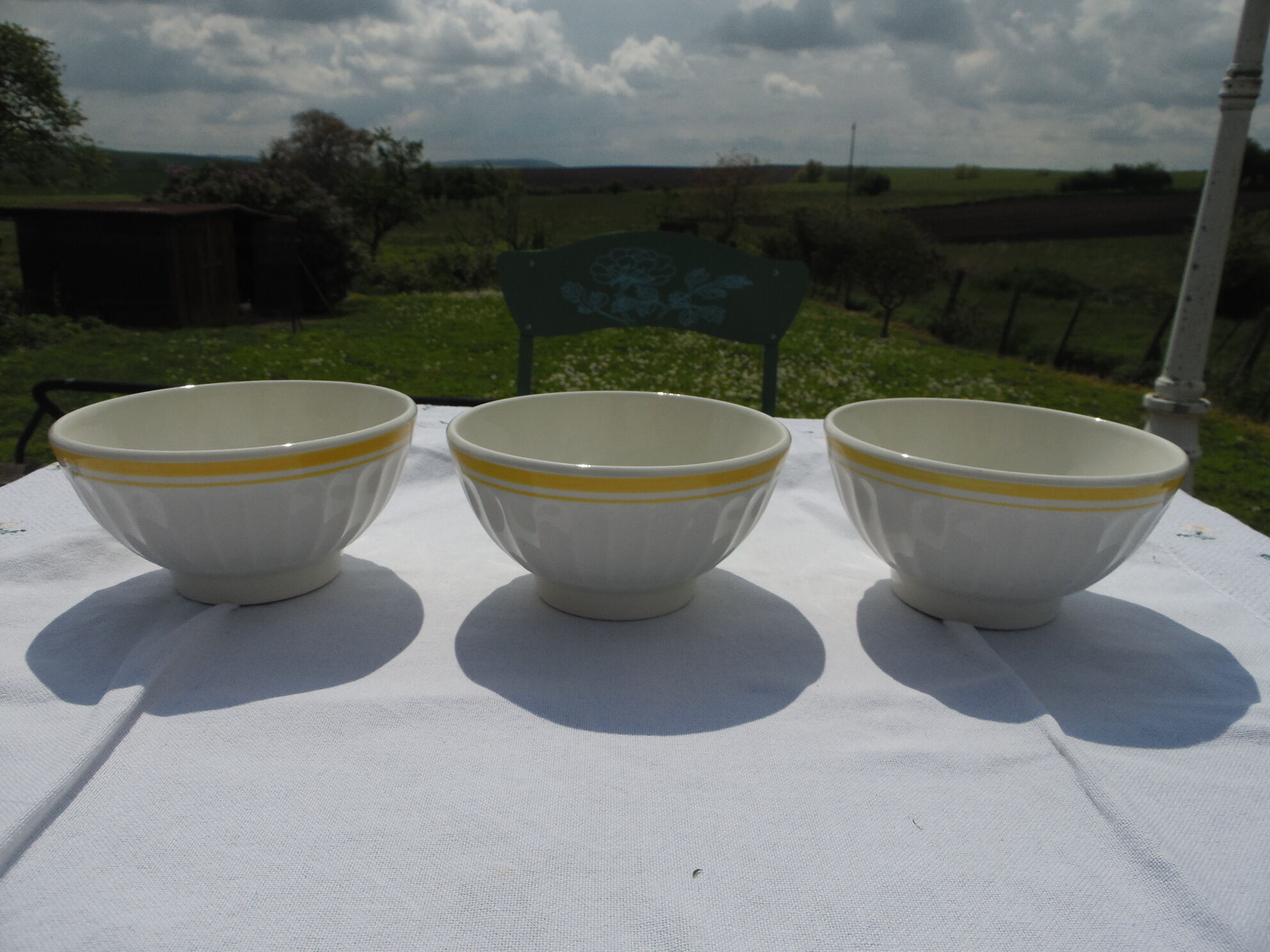 3 bowls faience yellow edging