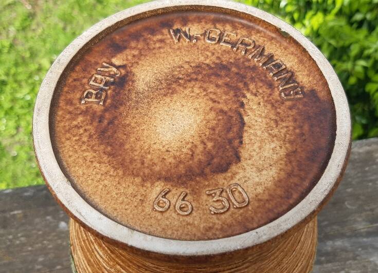 Vintage vase Bay Keramik model 6630