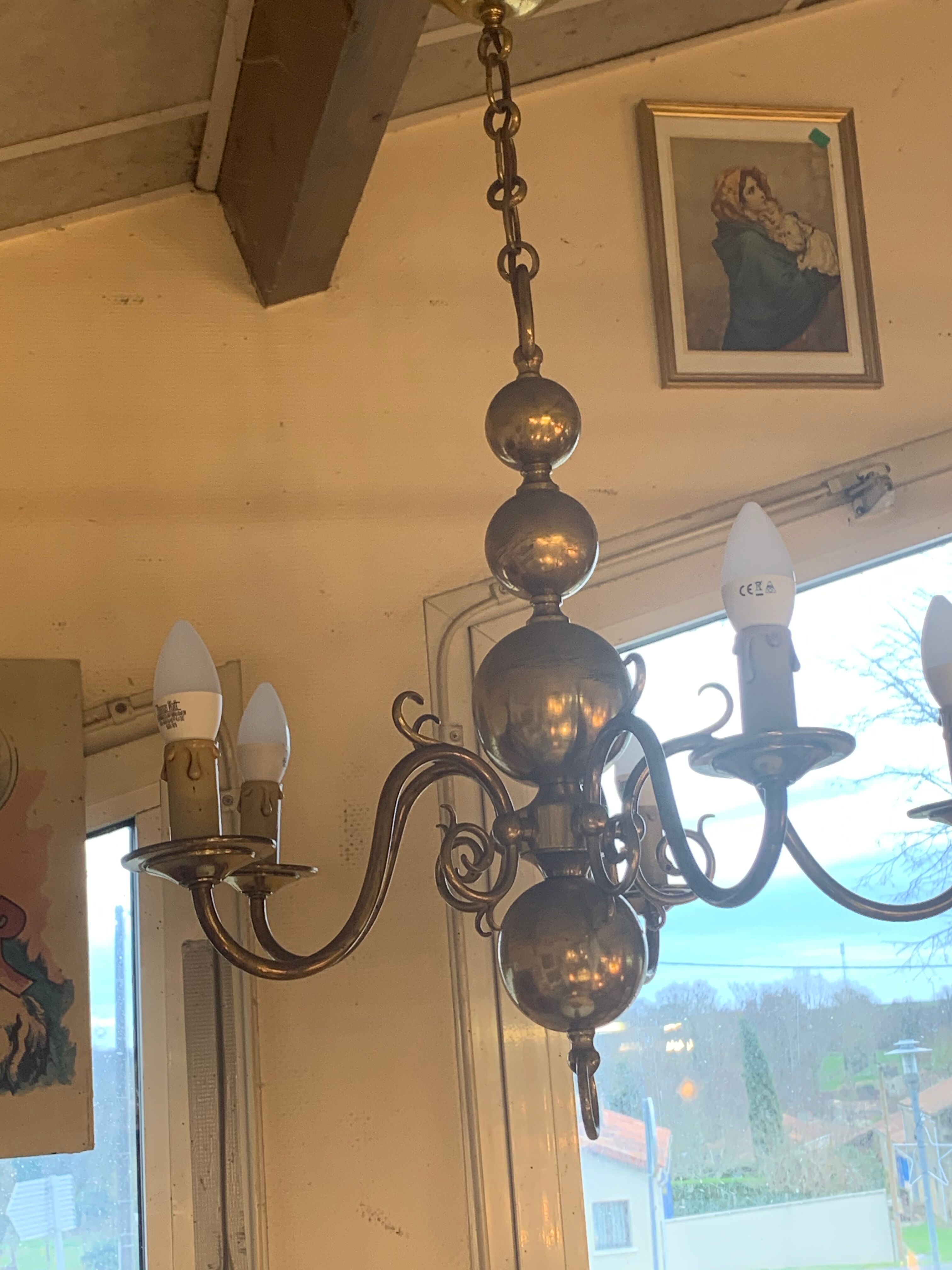 Dutch chandelier 5 fires