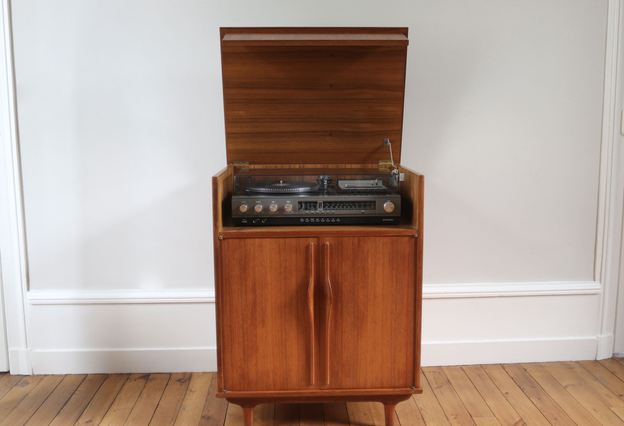 Scandinavian hi-fi furniture in teak 1960