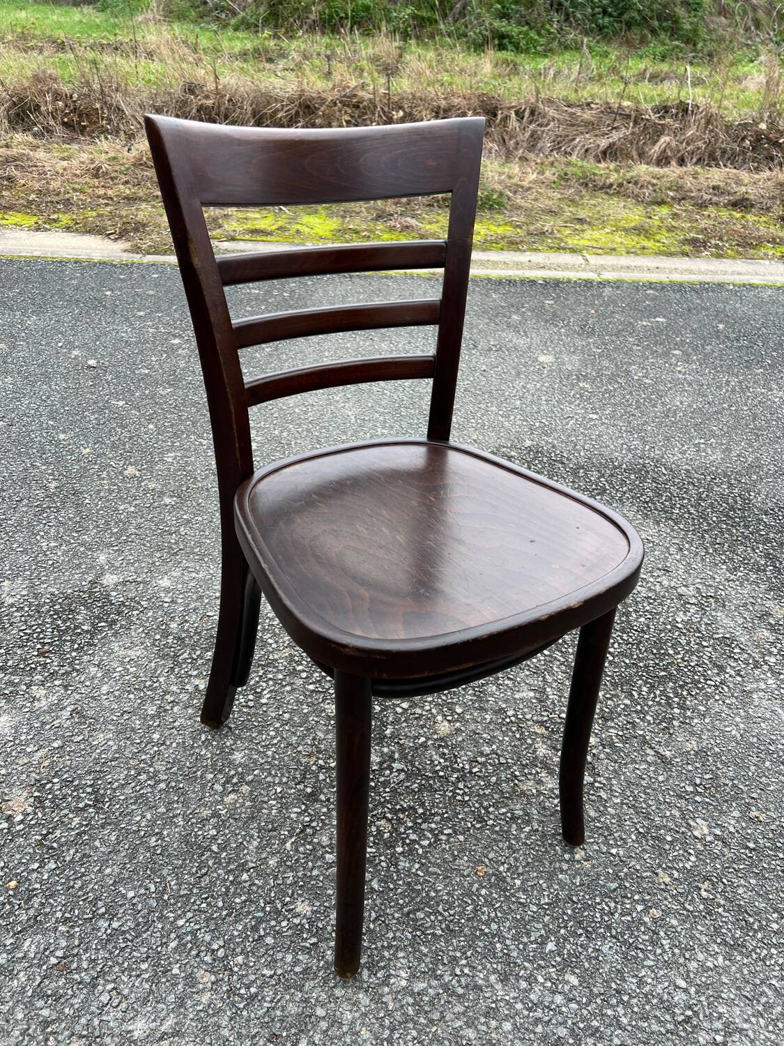Set of 17 bistro chairs