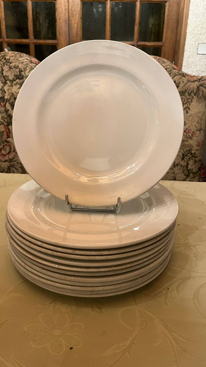 Set of 12 Churchill white dinner plates