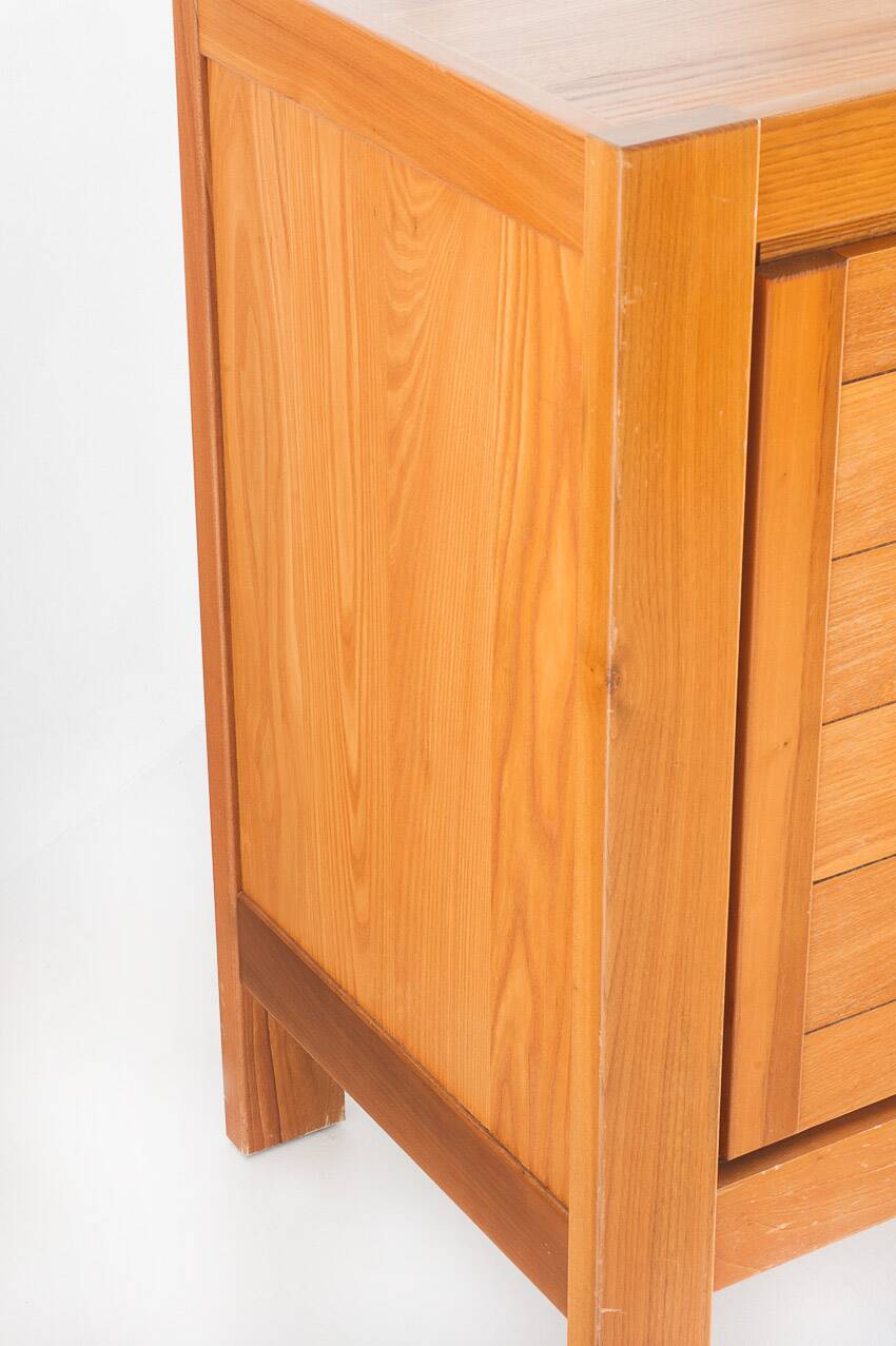 Vintage sideboard in elm wood. Edition by Simat. France 1970s.