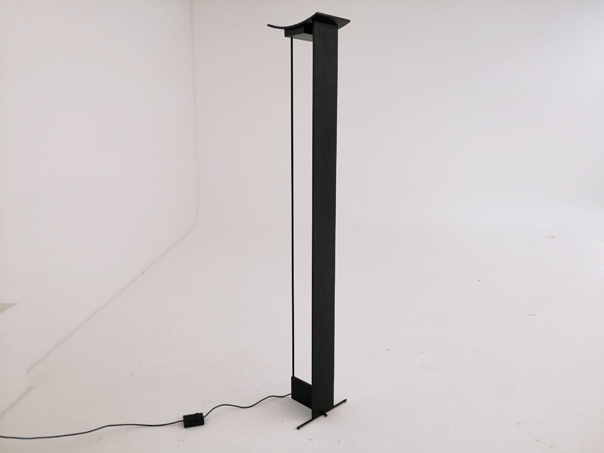 MCP Gilles Derain for Lumen Center halogen lamp