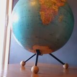 Dry terrestrial globe, world map from the 60s