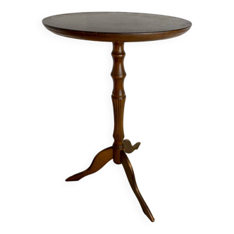 Wooden pedestal table