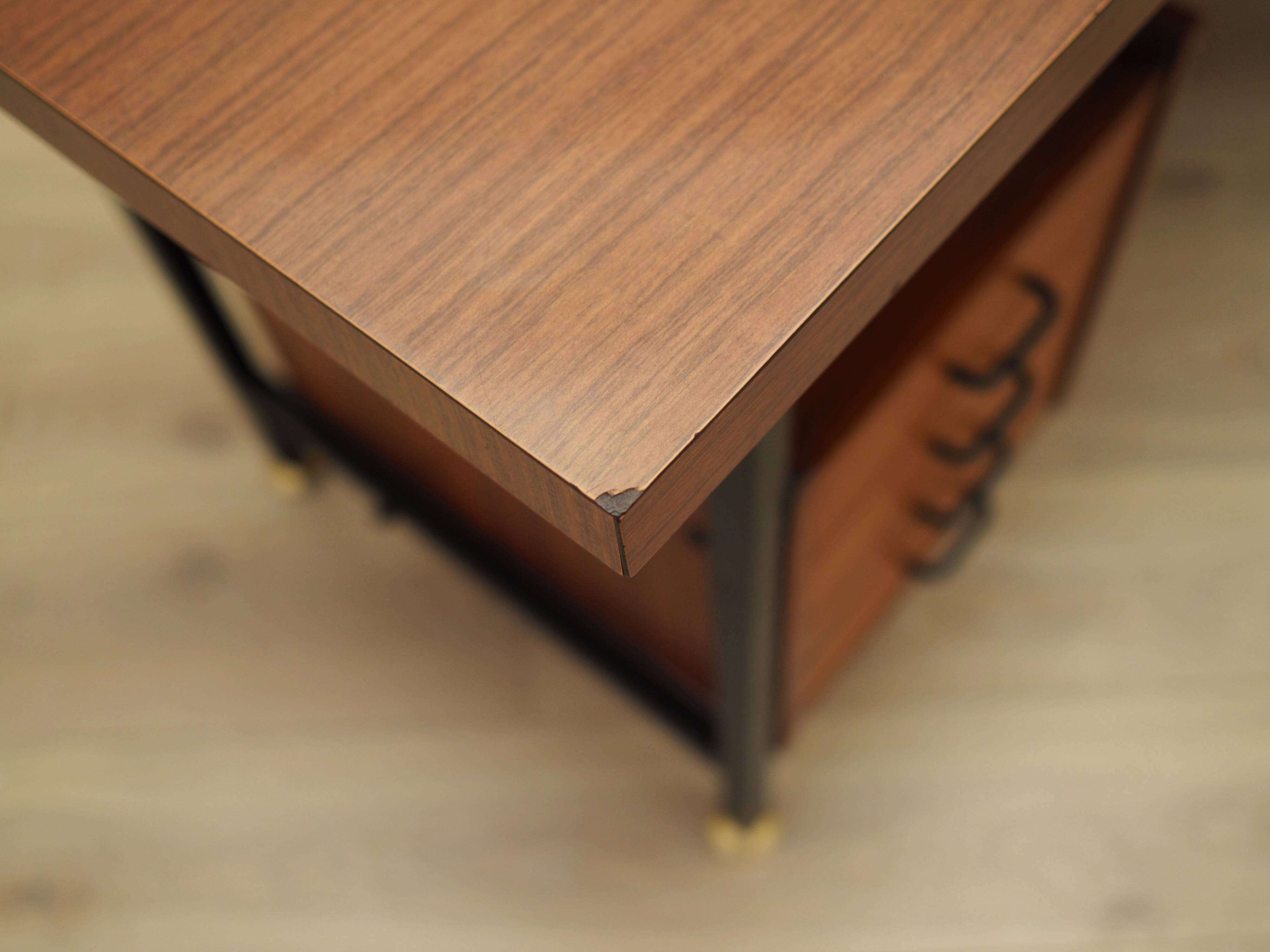Bureau en acajou, design italien, années 1970, production : Italie