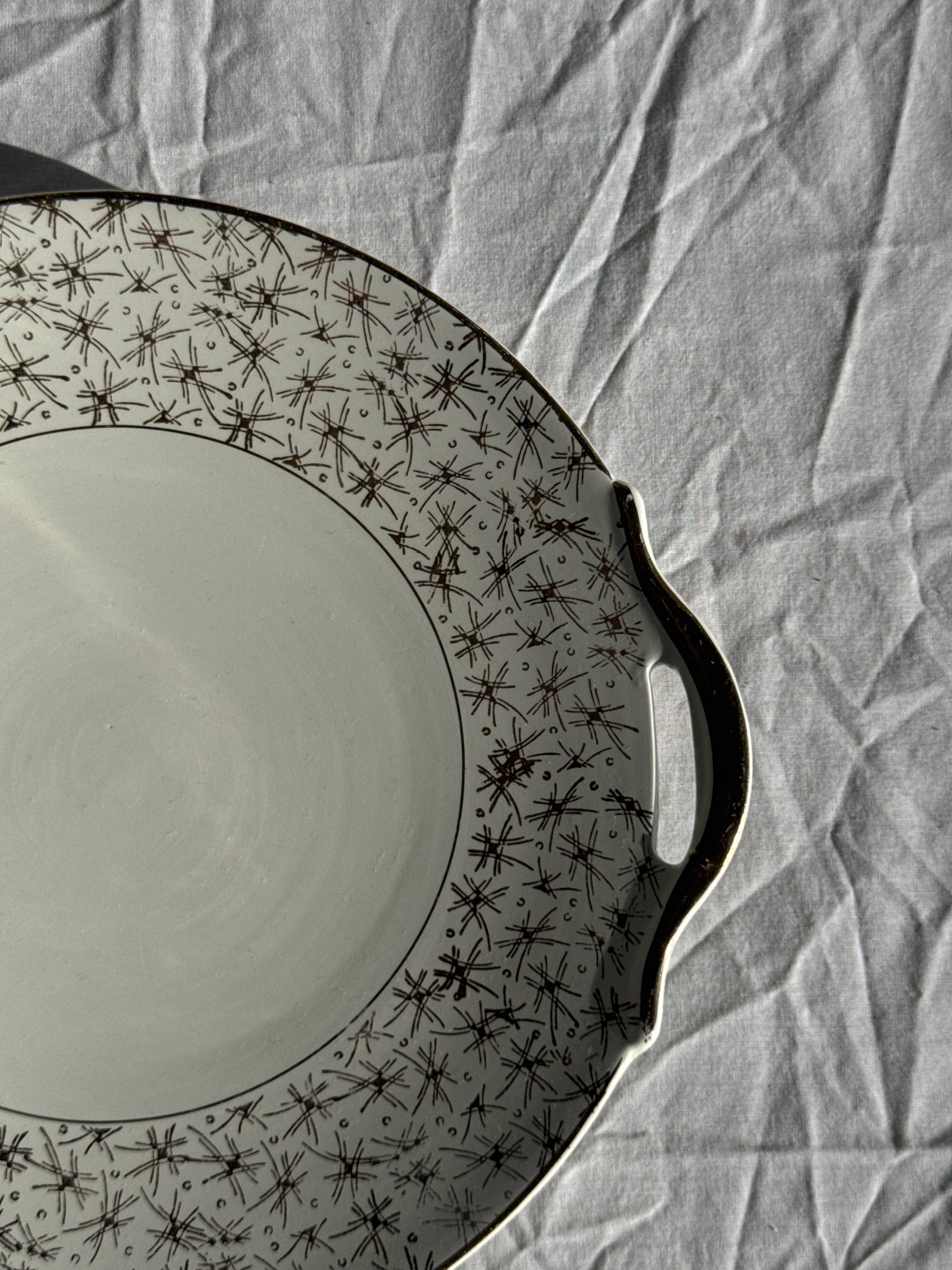 Vintage pie dish with 2 golden handles, abstract patterns, D28.