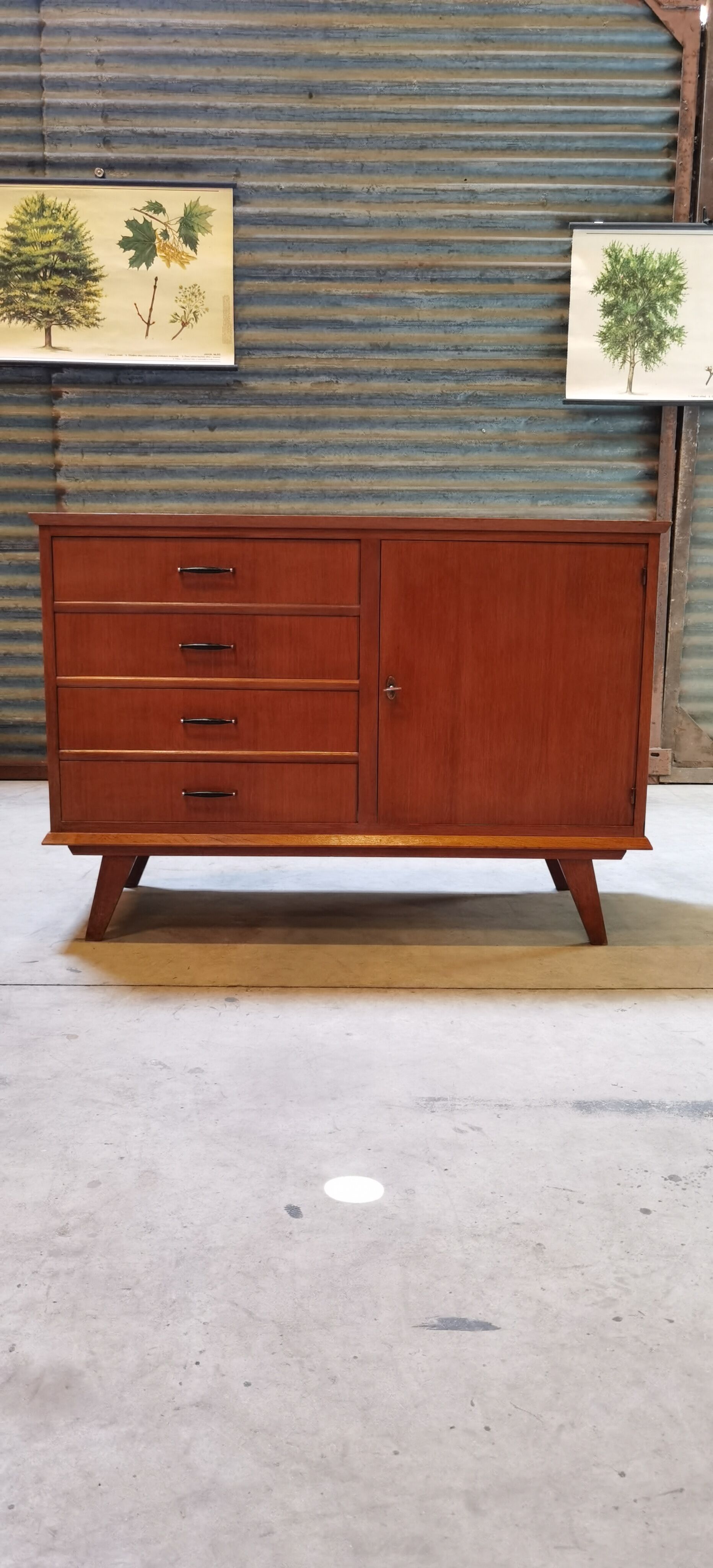 Buffet feet french compass 1970