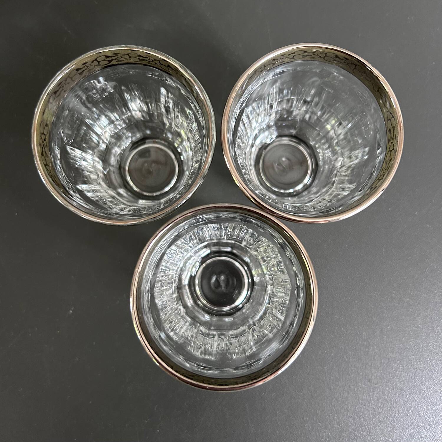Lot de 3 verres anciens décor argent