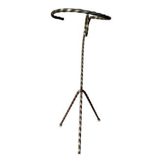 Vintage twisted iron pot holder