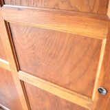 Armoire-penderie parisienne