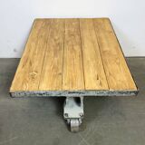 Table basse industrielle grise, années 1960