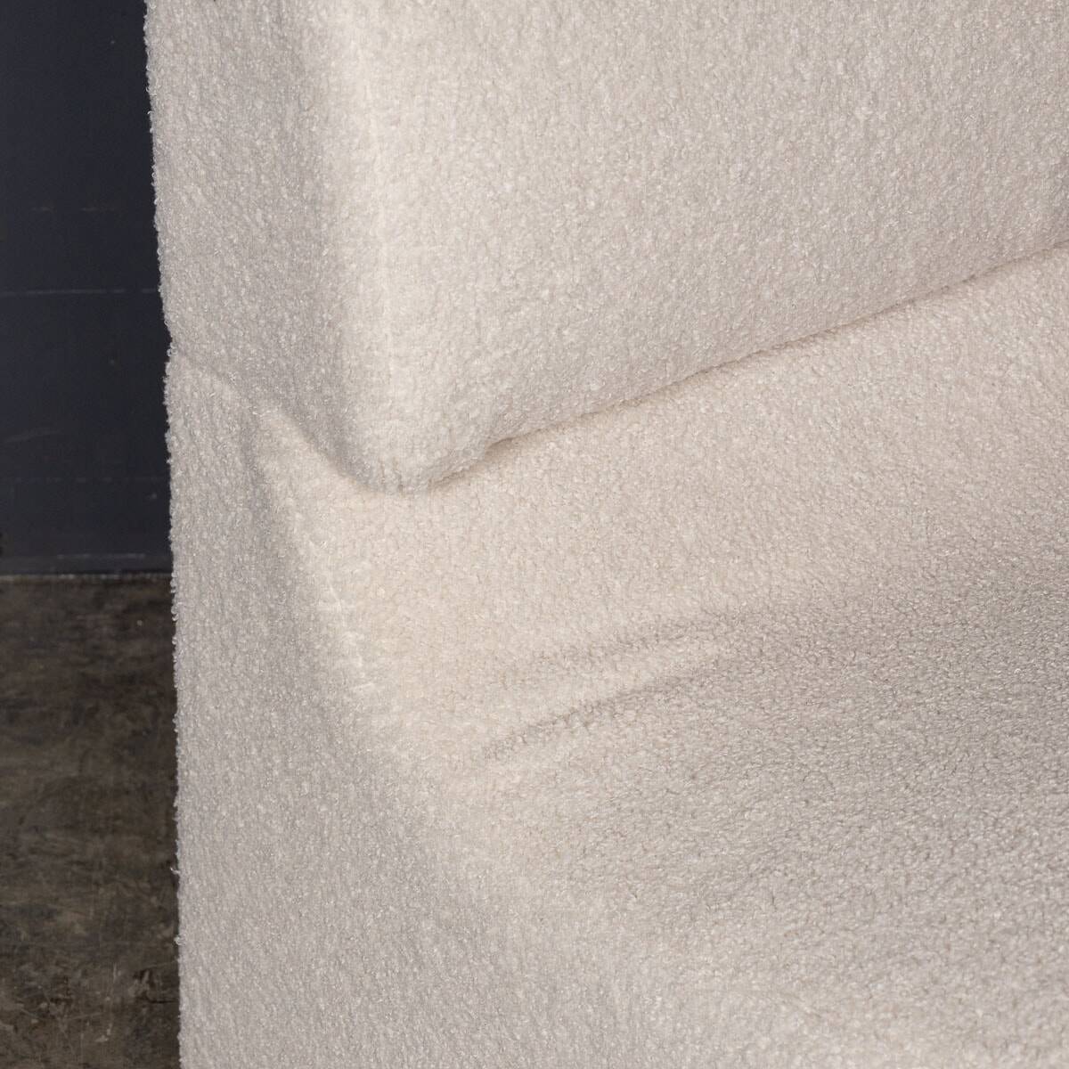 Italian 20thc set of four seats in cream boucle c.1980